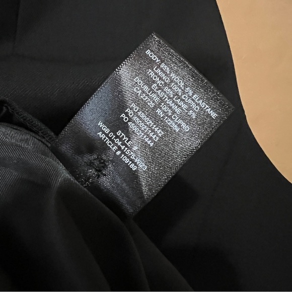 Aritzia | NWT Babaton Deniro Vest Button Up Wool Suit Vest Top Black Size 2 - Picture 10 of 11